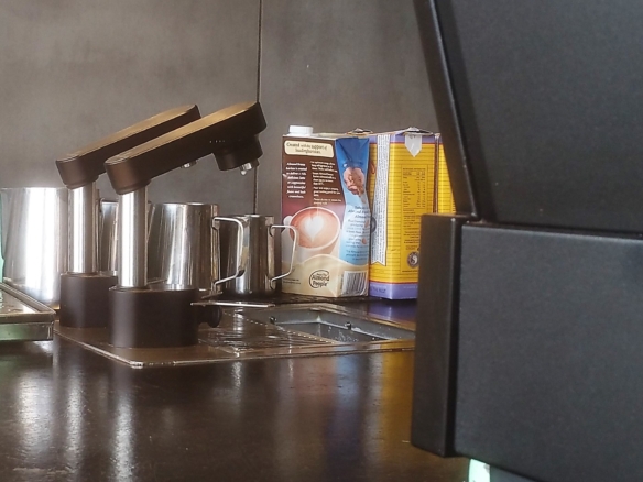 HOLE IN THE WALL CAFE FOR SALE 70kg COFFEE UNDER MANAGEMENT
